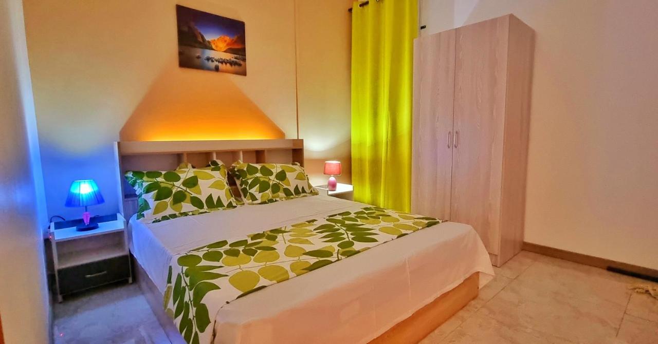 West Beach Apartment Flic en Flac Экстерьер фото